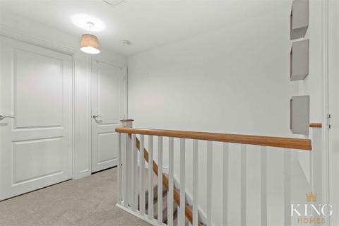 10 Boehm Drive, Alcester, B49 6FG