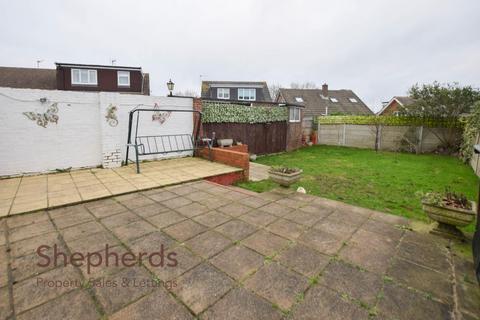 1 Sicklefield Close, Cheshunt, Waltham Cross, EN7 6QR