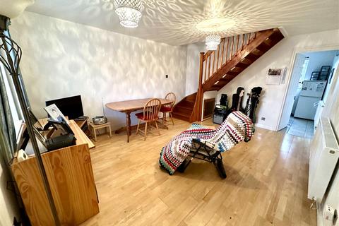 65 Enfield Drive, Barry, CF62 8JE