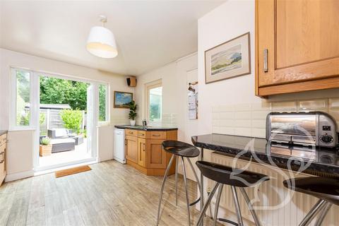 13 Beach Road, West Mersea, Colchester, CO5 8AA