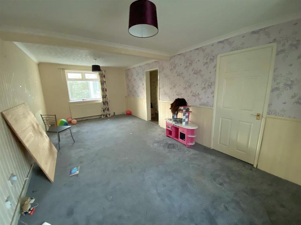 Commercial Road, Pontardawe, Swansea 3 bed end of terrace house for