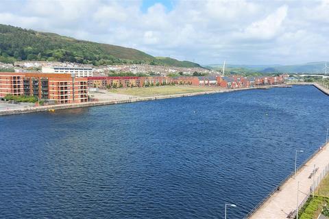 2 bedroom apartment for sale - South Quay, Kings Road, Marina Swansea