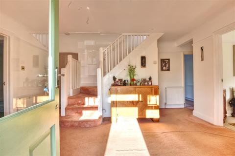 54 Cooden Drive, Bexhill-on-sea, TN39 3AX