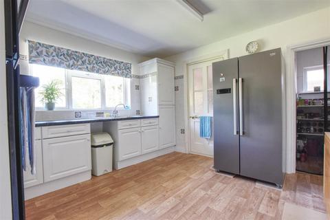 54 Cooden Drive, Bexhill-on-sea, TN39 3AX