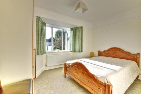 54 Cooden Drive, Bexhill-on-sea, TN39 3AX