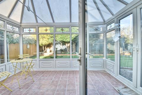54 Cooden Drive, Bexhill-on-sea, TN39 3AX