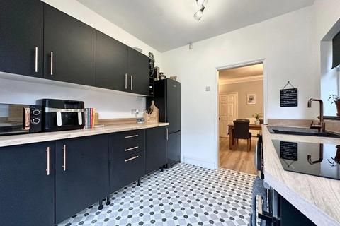 62 Blenheim Road, Barnsley, S70 6AR