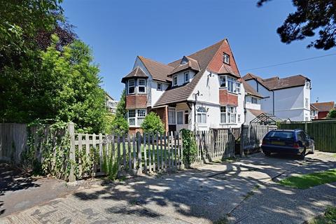 3 bedroom flat for sale, Collington Avenue, Bexhill-On-Sea