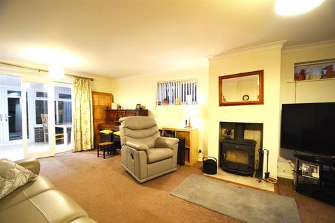 5 Clarkefields, Bayston Hill, Shrewsbury, SY3 0ES