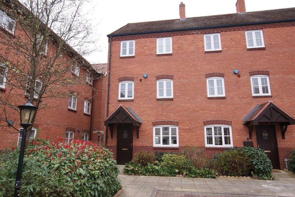 Martinique Square, Bowling Green Street, WARWICK 4 bed end of terrace