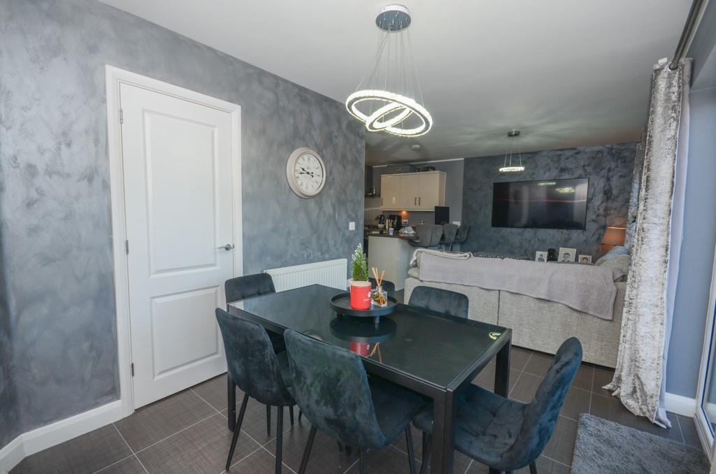 Dining area pic 2.jpg