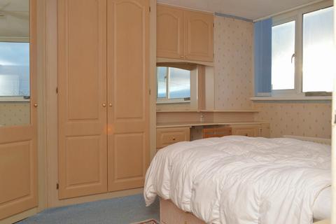 13 Claytons Close, Springhead, Oldham, OL4 4NT