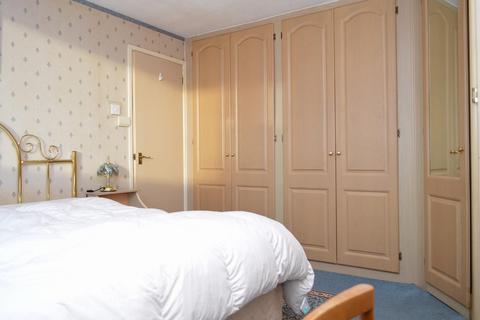 13 Claytons Close, Springhead, Oldham, OL4 4NT