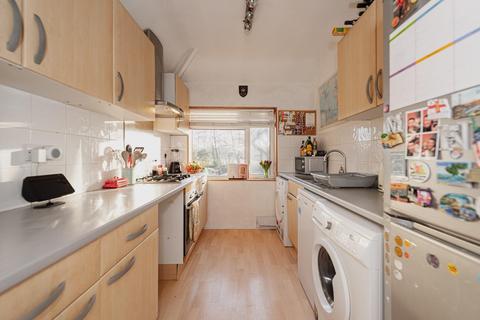 158 Station Avenue, Epsom, KT19 9UG