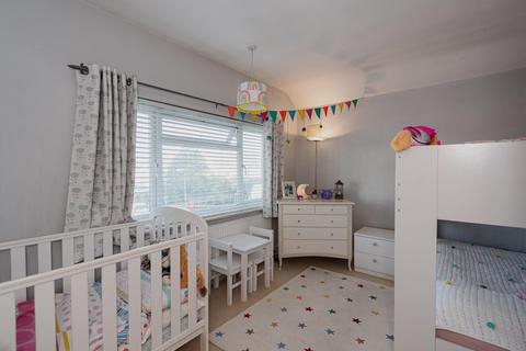158 Station Avenue, Epsom, KT19 9UG