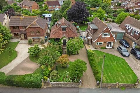 4 bedroom chalet for sale, Church Lane, Upper Beeding