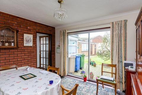 32 Ryecroft Drive, Withernsea, HU19 2LX
