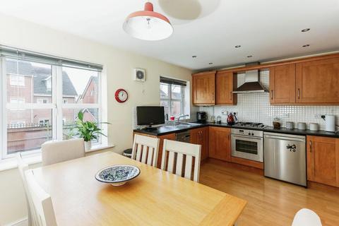 8 Richmond Drive, Sutton Coldfield, B75 7NU