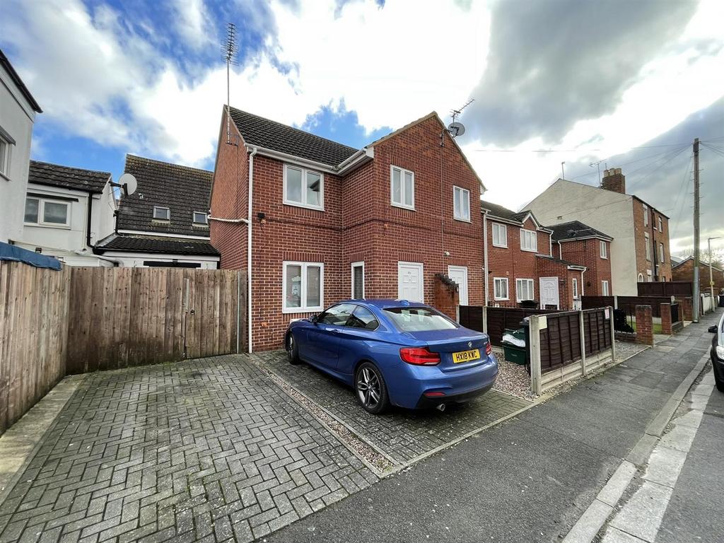 St. James Street, Gloucester 2 bed semidetached house for sale £160,000