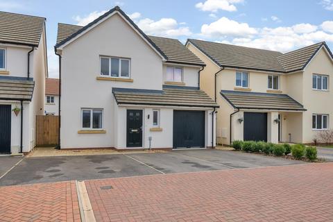 4 bedroom detached house for sale - Highgow Close, Roundswell, Barnstaple