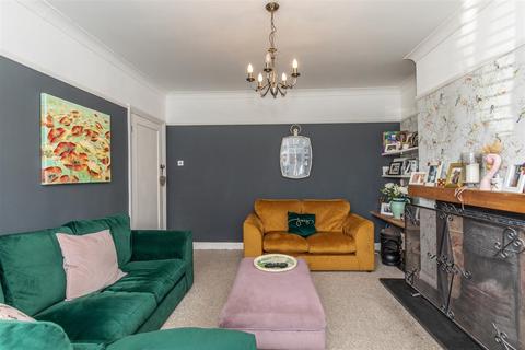 53 Cranleigh Road, Worthing, BN14 7QW