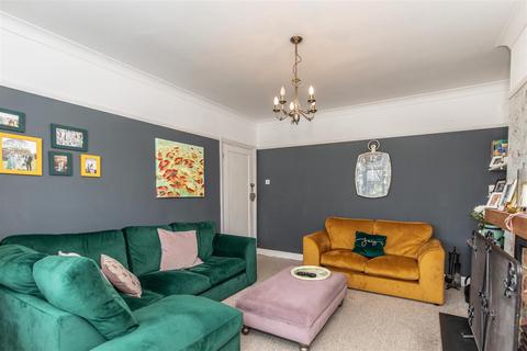 53 Cranleigh Road, Worthing, BN14 7QW