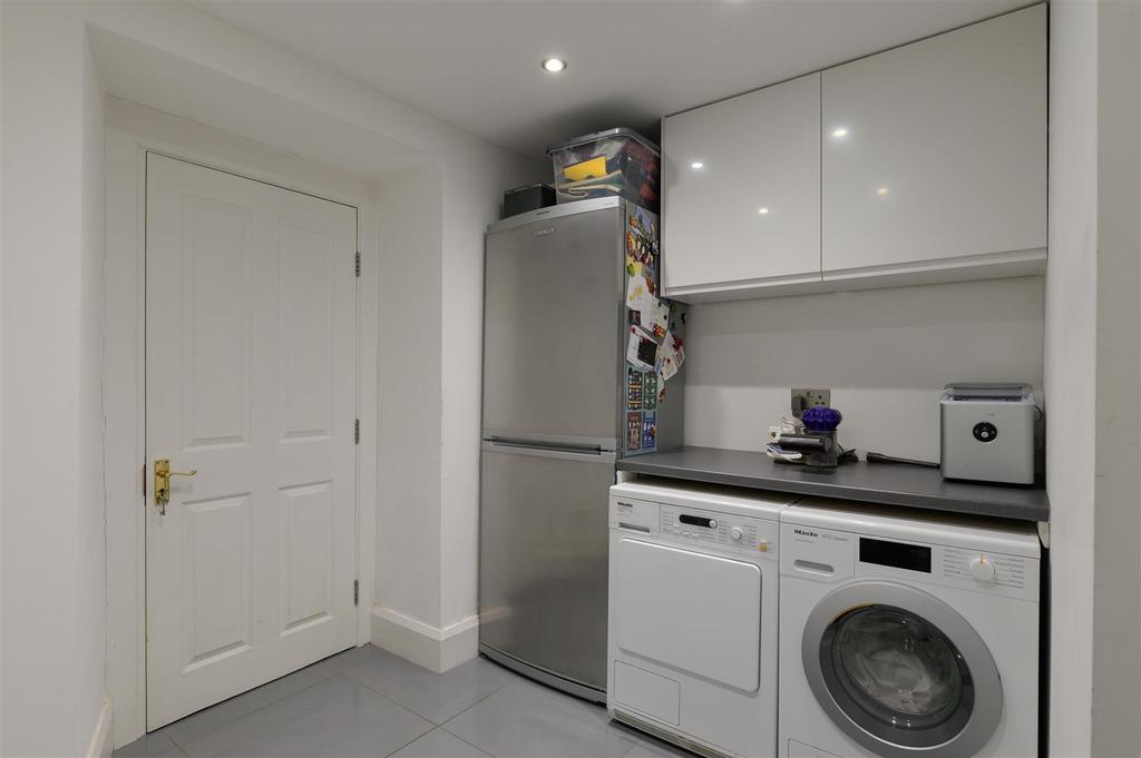 12 Buckingham Vale-21.jpg