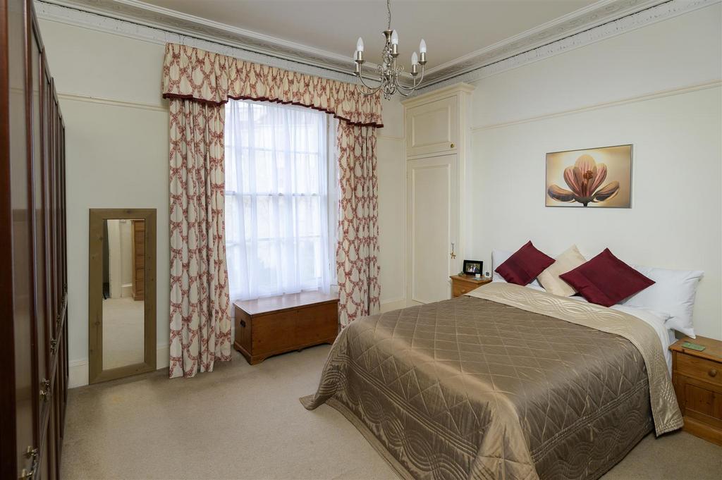 12 Buckingham Vale-26.jpg