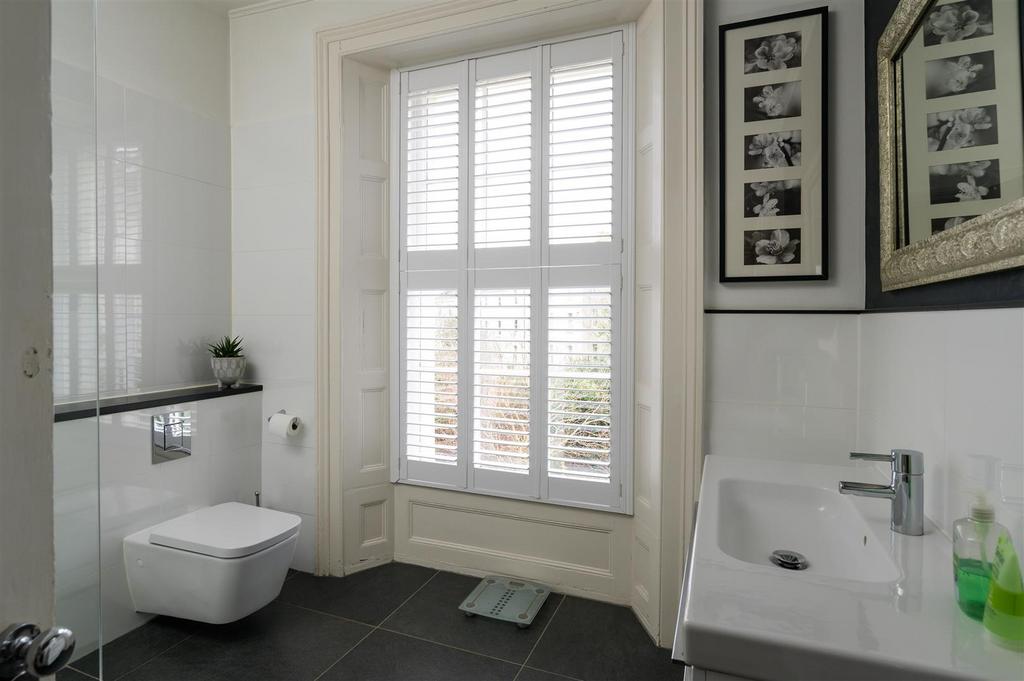 12 Buckingham Vale-27.jpg
