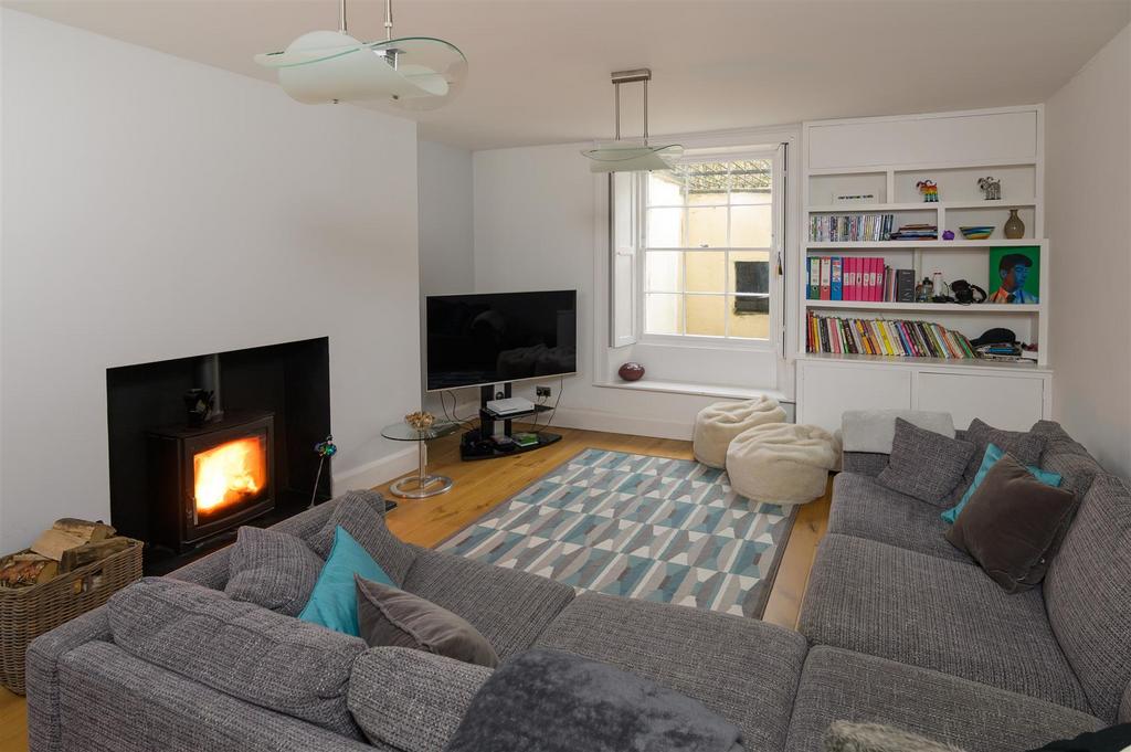 12 Buckingham Vale-14.jpg