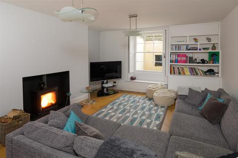 12 Buckingham Vale, Bristol, BS8 2BU