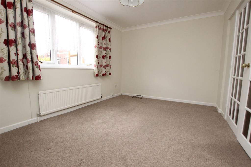 Holden Avenue, Bolton, BL1 7EY 4 bed semidetached house £1,000 pcm