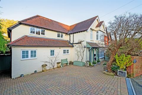 4 bedroom house for sale, Camelsdale Rd, Haslemere