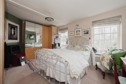 6 West Hill, Epsom, KT19 8HR