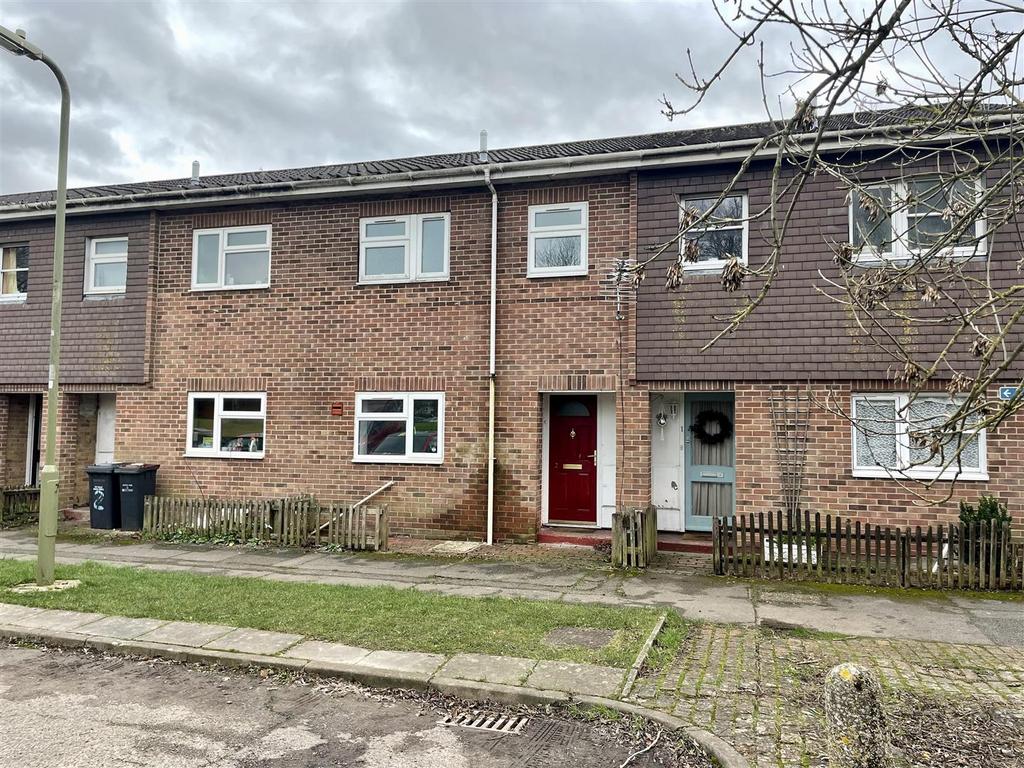 Galahad Close, Andover 3 bed terraced house for sale £180,000