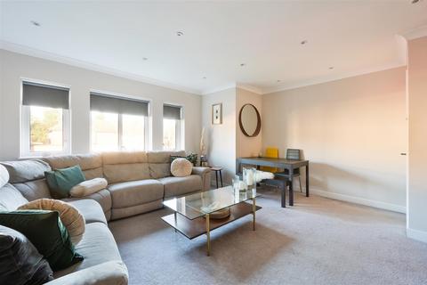 30 Burnet Grove, Epsom, KT19 8HU