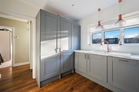 30 Burnet Grove, Epsom, KT19 8HU