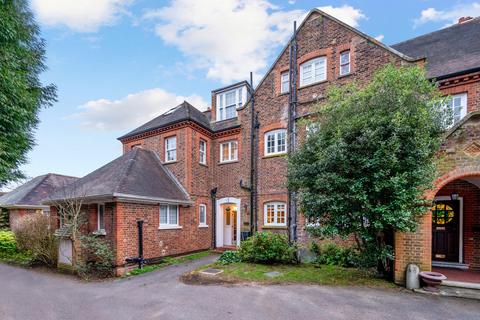 2 bedroom apartment for sale, Oatlands Chase, Weybridge, KT13