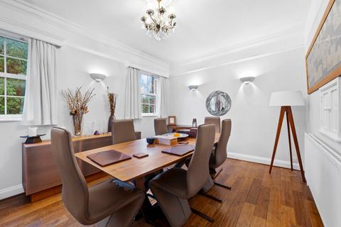 2 bedroom apartment for sale, Oatlands Chase, Weybridge, KT13