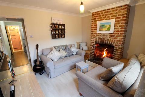 8 Ferry Lane, Wouldham, Rochester, ME1 3UU