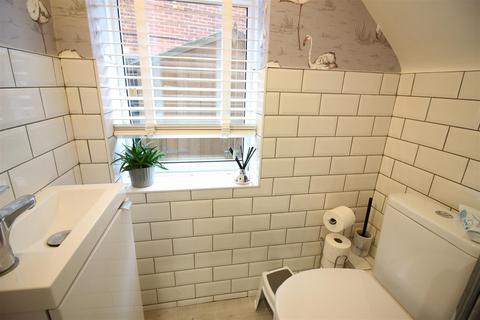 2 bedroom end of terrace house for sale - Bluehouse Road, London E4