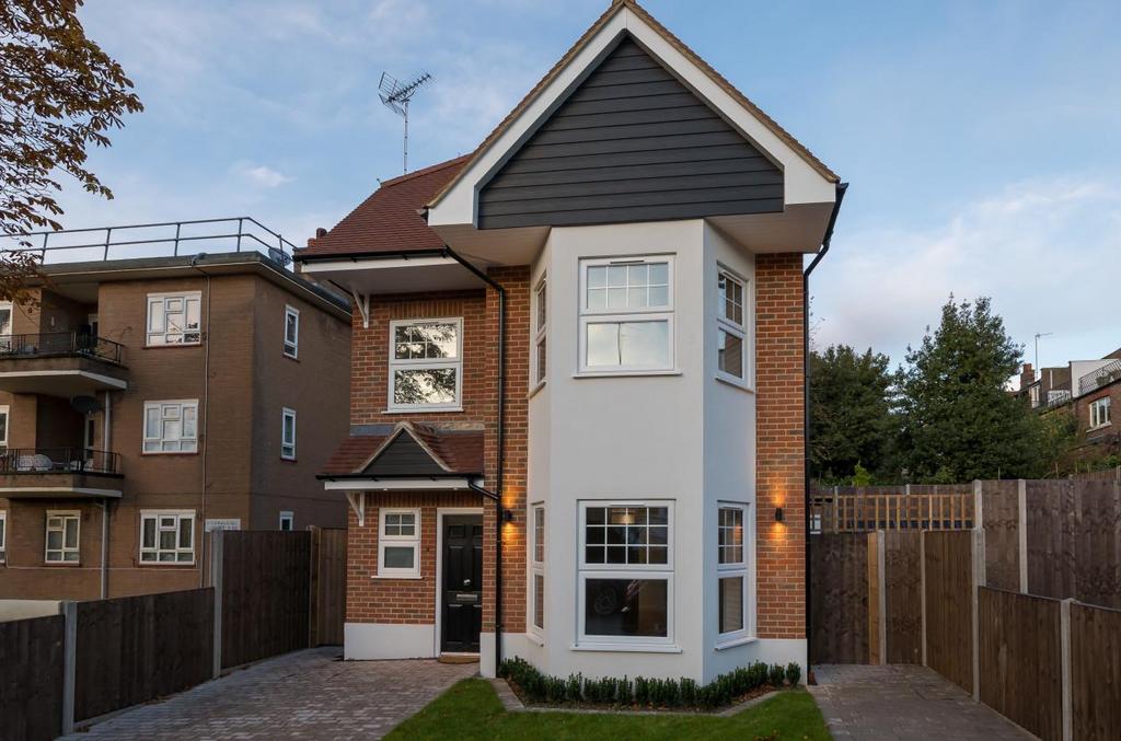 Eversleigh Road, London 3 bed detached house for sale £900,000