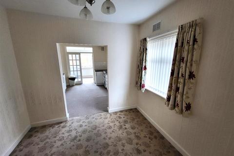 2 bedroom detached bungalow for sale, Garford Road, Rhyl