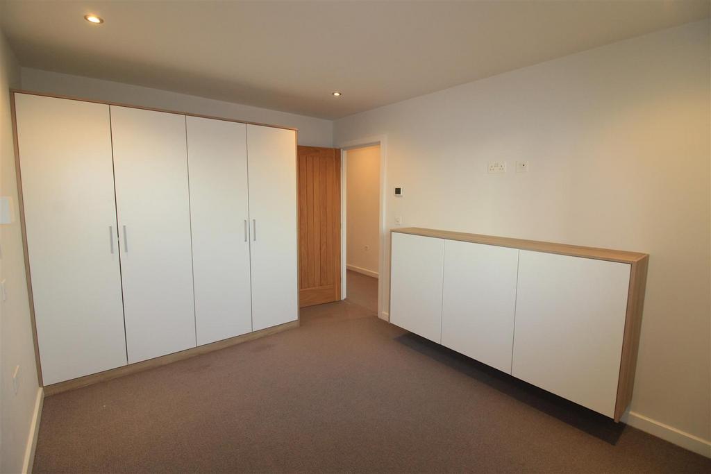 Bedroom 2.....jpg