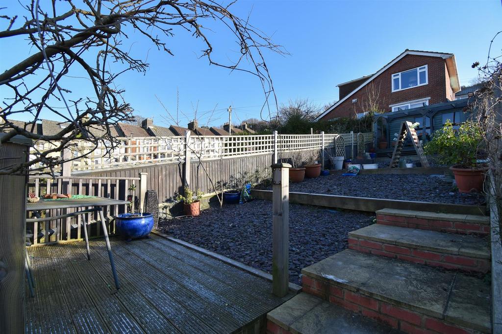 Pinders Road, Hastings 2 bed terraced house for sale £260,000