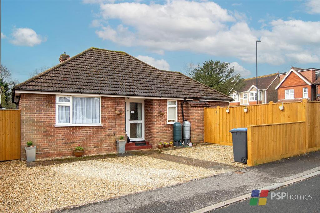 Junction Road, Burgess Hill 2 bed bungalow for sale £425,000