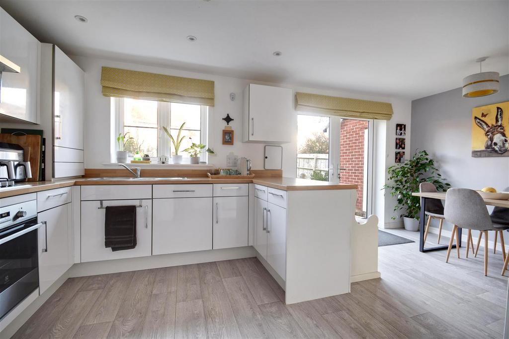 Kitchen / breakfast room