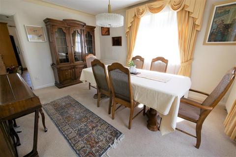 5 bedroom house to rent, Cattlegate Road, Enfield
