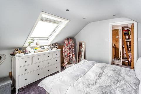 231 Kingston Road, Leatherhead, KT22 7PE