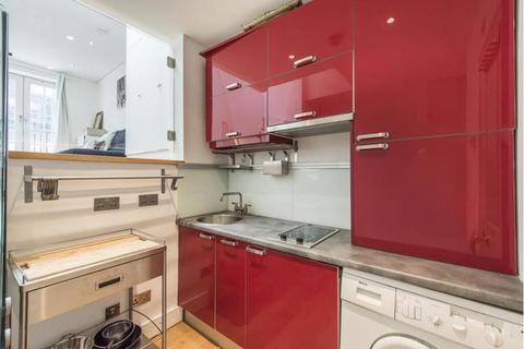 Studio to rent, Ennismore Gardens, South Kensington, SW7